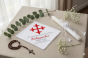 aranżacja Świeca i Szatka JUBILEUSZOWA – Światło Pamięci: Krzyż Liliowy