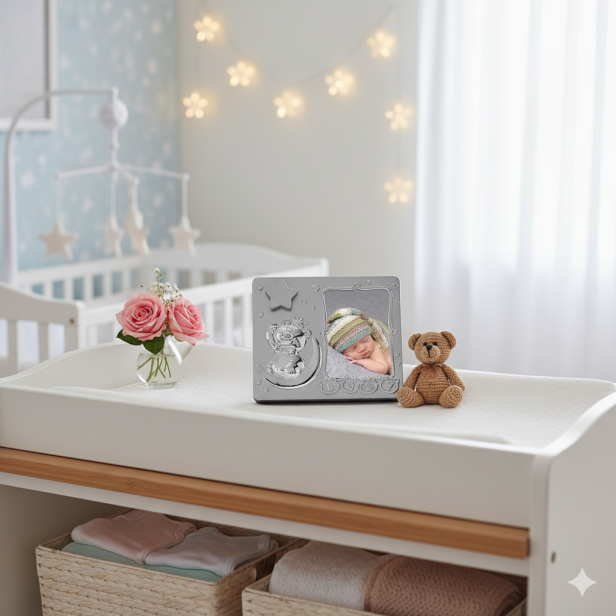 w pokoiku dziecięcym Srebrna pozytywka–ramka na zdjęcie | Linia BELTRAMI GIOIELLI™ – Pamiątka dzieciństwa
