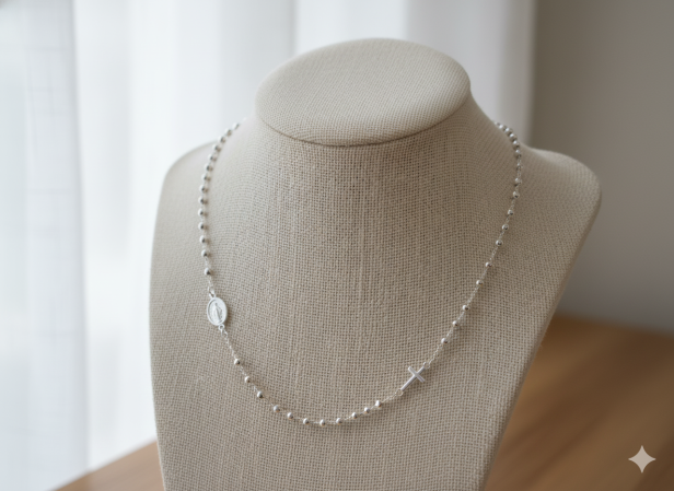 aranżacja jubilerska Różaniec srebrny KORONKA – Cudowny Medalik pr. 925 – 6,0 g