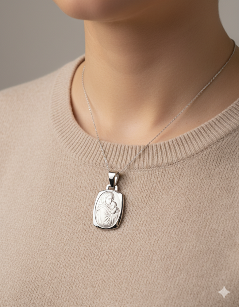 Medalik srebrny, AG925 – Matka Boża Cygańska 2,1 g