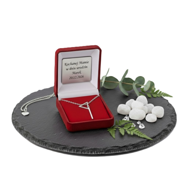 Srebrny naszyjnik pr. 925 z wisiorkiem Szczęścia – Personalizowana pamiątka radości i powodzenia
