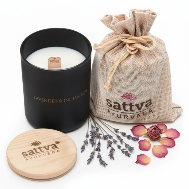 Sojowa świeca zapachowa w szkle LAVENDER & INDIAN ROSE – relaksująca harmonia lawendy i róży damasceńskiej