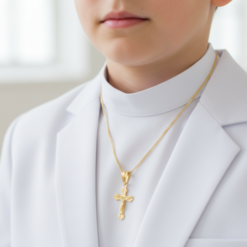 Srebrny złocony KRZYŻYK trójlistny z Jezusem łańcuszek pr. 925 DEDYKACJA - Pamiątka prezent GRAWER w aranżacji