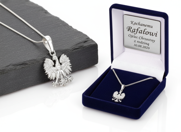 Srebrny medalik Orzeł w koronie pr. 925 rodowany z łańcuszkiem – patriotyczny symbol Polski z dedykacją