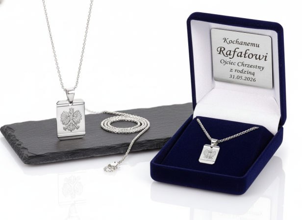 Srebrny medalik Orzeł w koronie pr. 925 z łańcuszkiem – patriotyczny symbol Polski z dedykacją