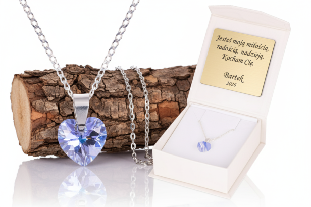 Zawieszka Swarovski „Kryształowy Wrzos” z łańcuszkiem pr. 925 – delikatność i spokój serca z dedykacją