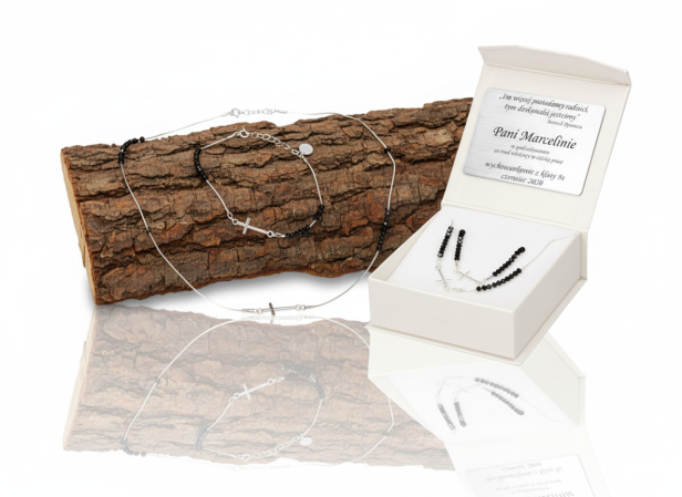 Komplet srebrnej biżuterii z czarnymi kryształkami i krzyżykiem – łańcuszek i bransoletka z dedykacją