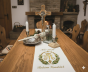 w aranżacji Bieżnik pod zestaw kolędowy z Monogramem Maryi – personalizowany nadruk | Linia DOMUS SACRA™
