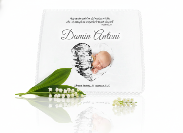 Szatka na Chrzest SECRET HEART – chusteczka z cekinami i ukrytym zdjęciem