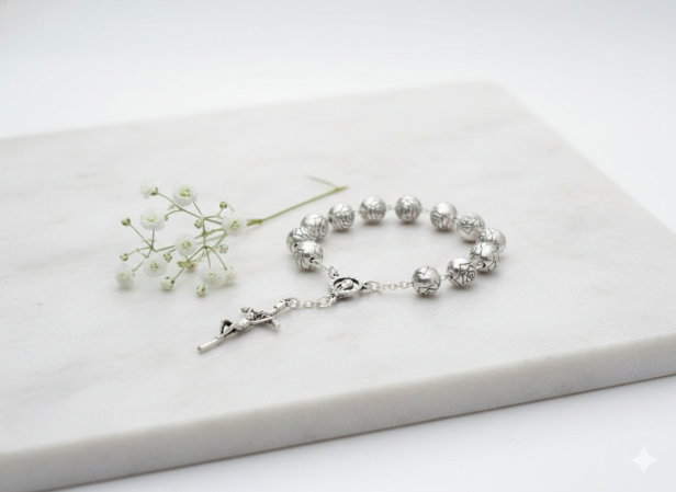 Różaniec włoski z różą papieską – dziesiątka 8 mm, 16 cm