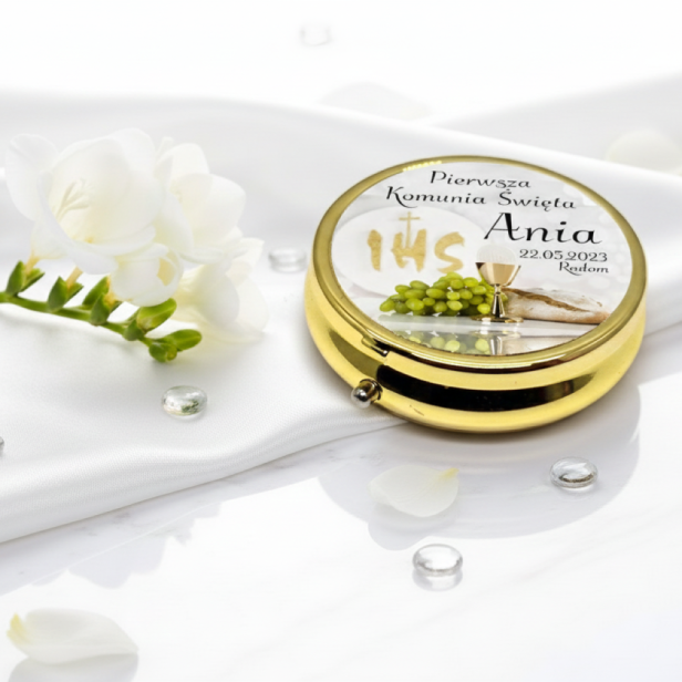 Różaniec IHS w złotym pudełku z imieniem – św. Benedykt • Komunia Święta