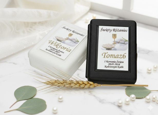 Rosarium™ – Pudełko na różaniec z nadrukiem komunijnym (białe, czarne)