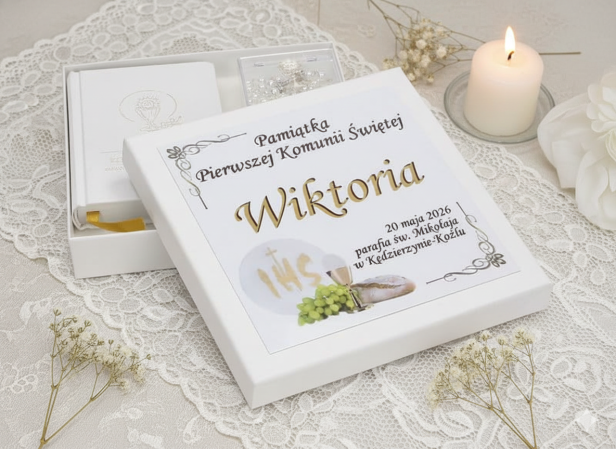 Zestaw komunijny GOLD – książeczka i różaniec w pudełeczku z imieniem | Pamiątka I Komunii Świętej