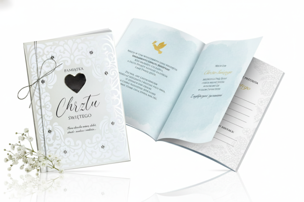 Aranżacja produktowa – kremowa pamiątka Chrztu z serduszkiem