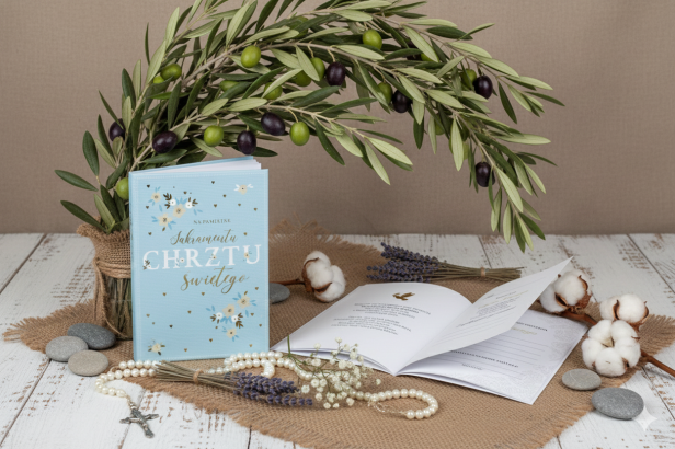 Aranżacja produktowa – Royal Blue pamiątka Chrztu Świętego