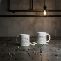 Kubek ceramiczny „W Tym Domu…” – prezent dla rodziny | SacrumStyle w aranżacji