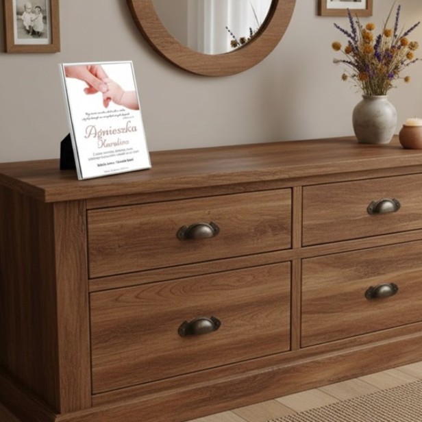 Obrazek na satynie w srebrnej ramce – elegancka pamiątka sakralna