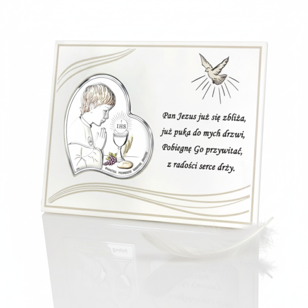 Obrazek srebrny - Pierwsza Komunia Święta na panelu dla chłopca w aranżacji packshotowej