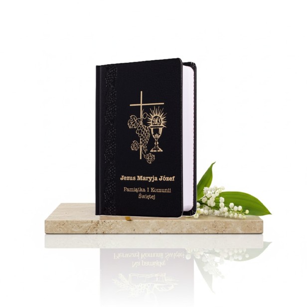 Czarna książeczka komunijna – klasyczny modlitewnik z modlitwami