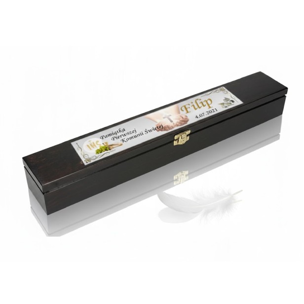 Drewniane pudełko na świecę komunijną z nadrukiem – pamiątka Pierwszej Komunii Świętej