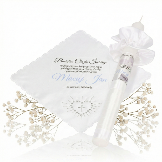 Świeca i szatka do chrztu z imieniem i ozdobnym stroikiem AMAZON PERŁA (chusteczka)