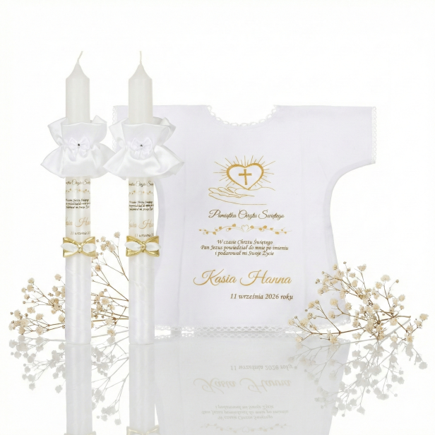 Świeca i szatka do chrztu z imieniem i ozdobnym stroikiem AMAZON SERCE
