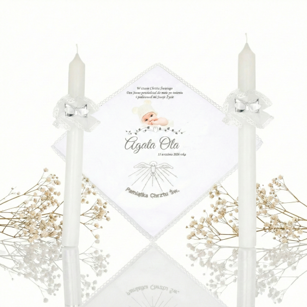 Zestaw do Chrztu „Amazon” – Szatka z haftem Ducha Świętego i świeca ze stroikiem