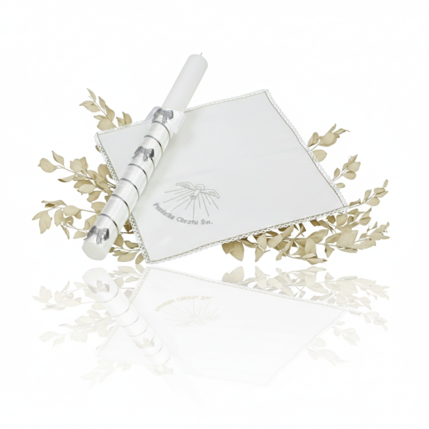 Zestaw do Chrztu „Srebrny Atłas” – świeca i szatka z haftem, elegancka pamiątka Chrztu Świętego