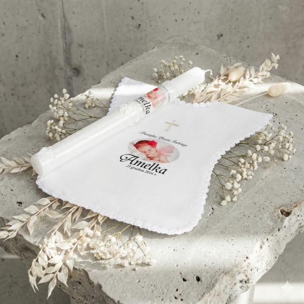 Zestaw do Chrztu ze zdjęciem dziecka – świeca i szatka koszulka