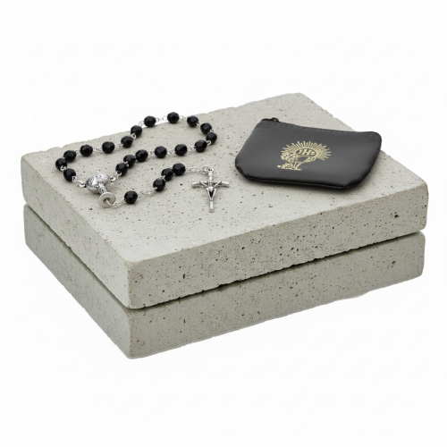 Różaniec komunijny z IHS w etui – czarny zestaw ze szkła czeskiego