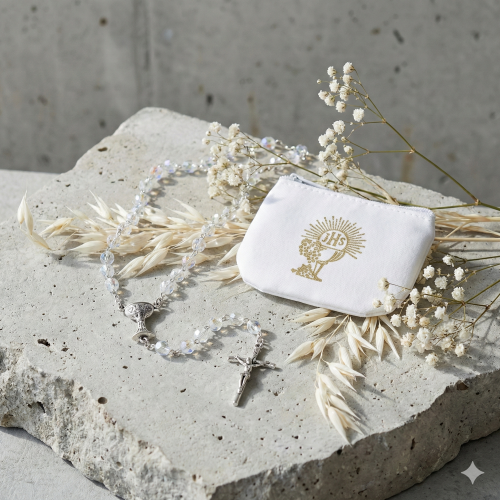 Różaniec komunijny z IHS w etui – biały zestaw ze szkła czeskiego