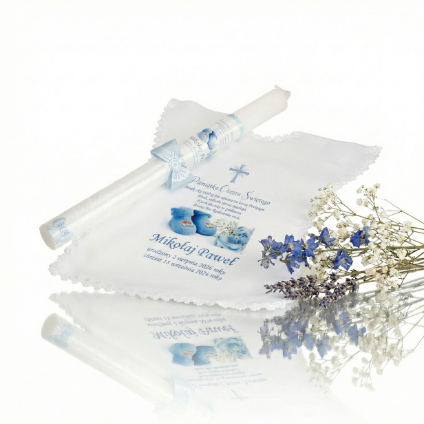 Świeca i Szatka „Modlitwa w Bieli” – zestaw do Chrztu Świętego (koszulka) .png