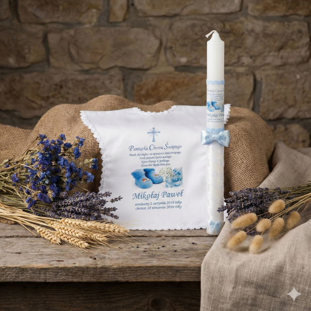 Świeca i Szatka „Modlitwa w Bieli” – zestaw do Chrztu Świętego (koszulka)