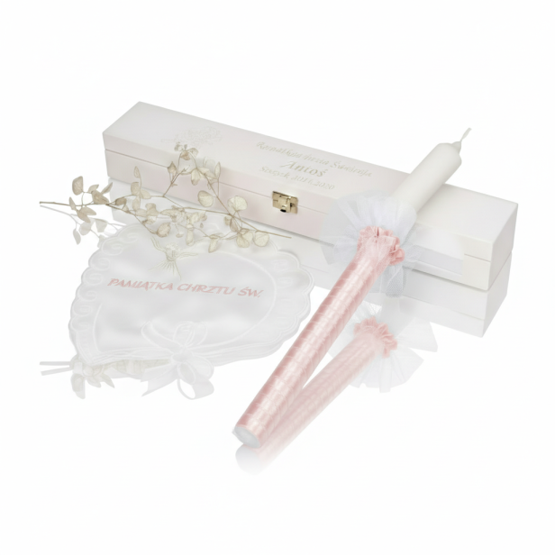 Zestaw na Chrzest Święty RÓŻOWY z grawerowanym pudełkiem – świeca i szatka