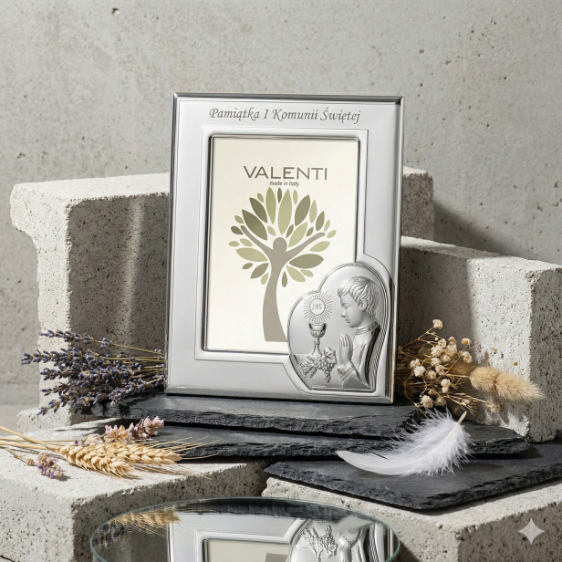 Ramka srebrna AG999 z wizerunkiem chłopca komunijnego 13×18 | SILVER COMMUNION™