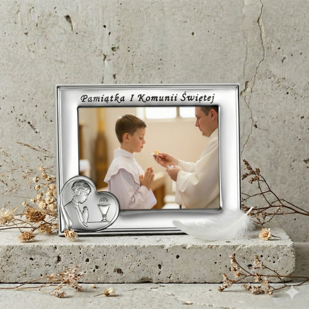 Ramka srebrna AG999 – I Komunia Święta chłopiec 9×13 | SILVER COMMUNION™