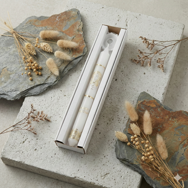 Świeca na Chrzest Święty z Motywem Chrzcielnym – Gromnica z Okapnikiem