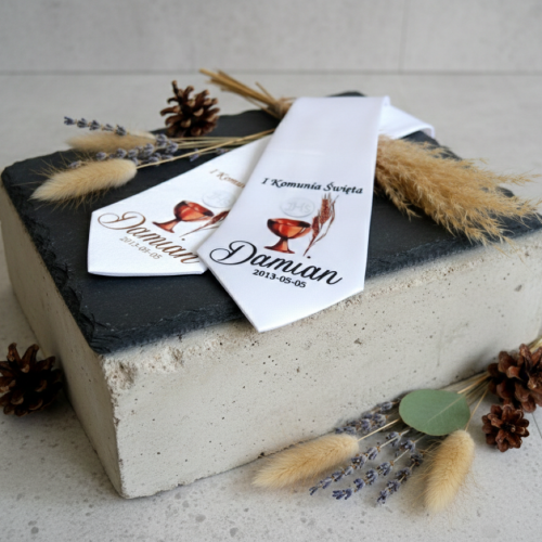 Krawat komunijny z imieniem i datą – personalizowana pamiątka I Komunii Świętej