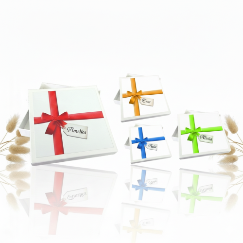 Pudełeczko prezentowe z imieniem – kokarda | Personalizowane opakowanie na prezent