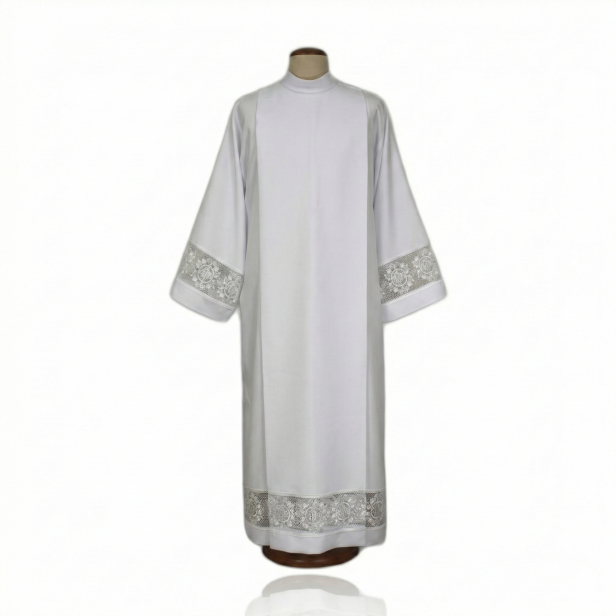 Alba kapłańska biała – wstawka IHS, krój rzymski | Szaty liturgiczne