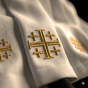 Komża kapłańska z haftem krzyża jerozolimskiego | Szaty Liturgiczne