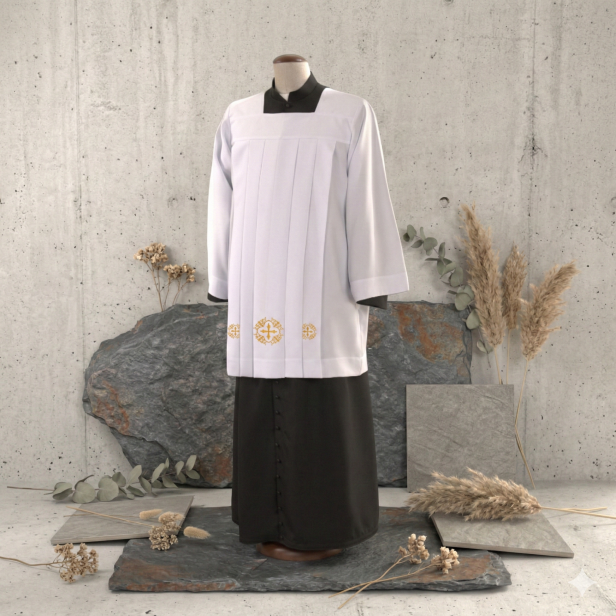 Komża kapłańska z haftem ornamentowym – | Szaty Liturgiczne