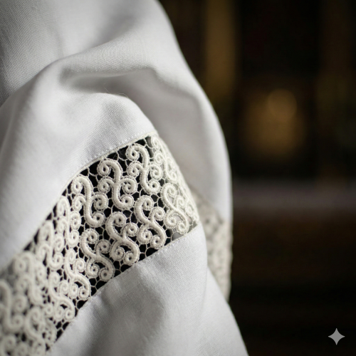 Komża kapłańska z bawełnianą wstawką – klasyczna | Szaty Liturgiczne