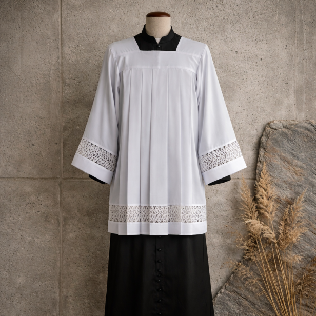 Komża kapłańska z bawełnianą wstawką – klasyczna | Szaty Liturgiczne