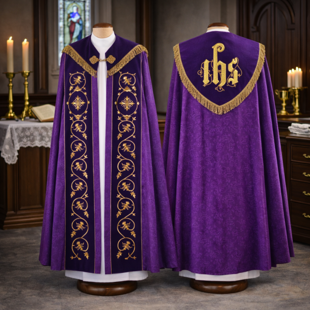 Kapa adamaszkowa z aksamitnymi pasami IHS | Szaty Liturgiczne