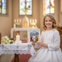 aranżacja Biblia na I Komunię Świętą w etui z grawerowaną dedykacją | Pamiątka Pierwszej Komunii Świętej