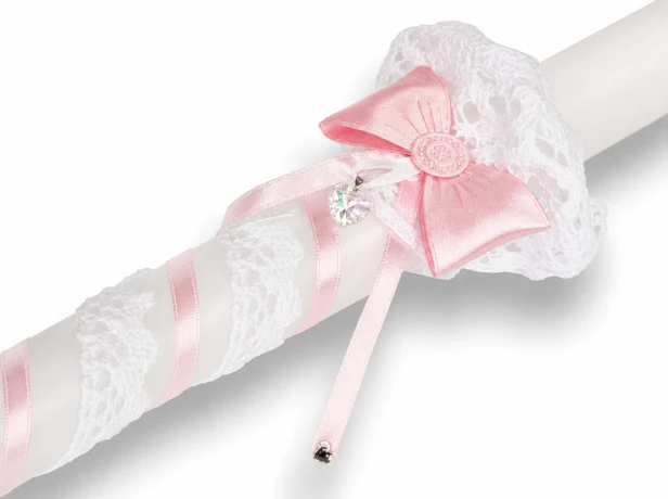 zdobienie RÓŻOWE - Świeca „Crystal Grace – Koronka Pastel” – gromnica z wisiorkiem Preciosa®