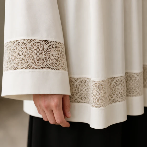 Komża kapłańska ecru z bawełnianą wstawką | Szaty Liturgiczne