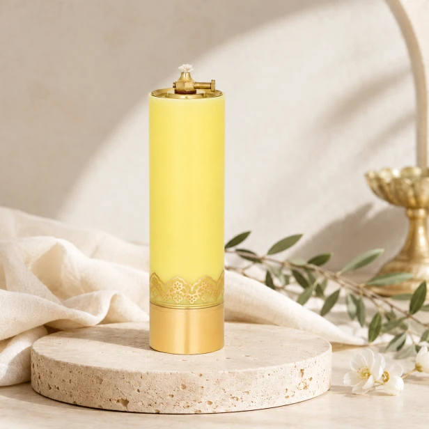Świeca olejowa liturgiczna żółta ze złotym zdobieniem i wkładem – 22 cm