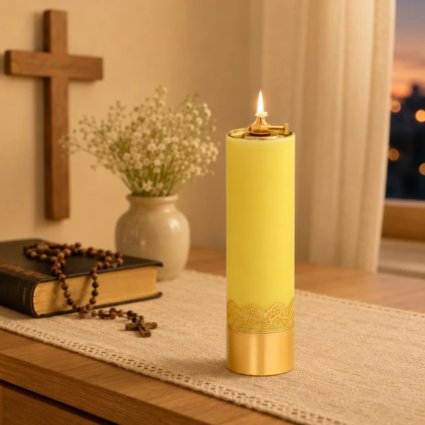 Świeca olejowa liturgiczna żółta ze złotym zdobieniem i wkładem – 22 cm